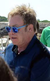 Elton John và người tình đồng tính hạnh phúc khoe hai con xinh xắn