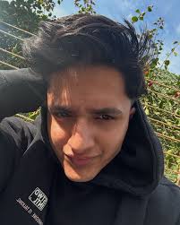 Varun Rawat (@btwvarun) • Instagram photos and videos