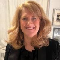 Shannon Medford's Instagram, Twitter & Facebook