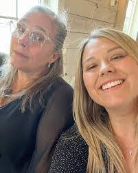 Toni Mattern's Instagram, Twitter & Facebook