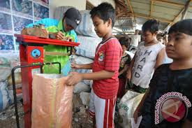 Maybe you would like to learn more about one of these? Cimahi Luncurkan Kartu Atm Bank Sampah Antara News