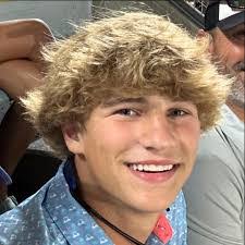 Ashley Deaton's Instagram, Twitter & Facebook