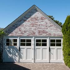 Affordable and durable raynor garage door openers for your home. 50 Carriage Garage Door Ideas For Your Home Realcraft