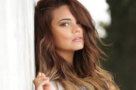 Chicago Hispanic Newspaper, Lawndale News, Hispanic Bilingual Newspapers,  Su Noticiero Bilingue » Alina Robert in Make Love Great Again