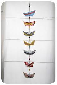 Maman Les Petits Bateaux Girlanden Basteln Fasching Basteln Mit Kindern Mobile Basteln
