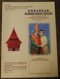 Poly emasperak nama inisial kedua. Undangan Batak