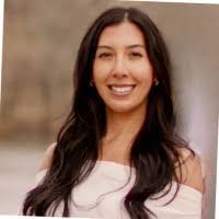 Julia Holmes's Instagram, Twitter & Facebook