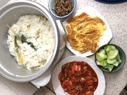 Banyak orang membeli makanan ringan untuk berbagai kesempatan. Kenapa Nasi Lemak Menjadi Favourite Orang Malaysia Ini Tips Untuk Nasi Lemak Lebih Enak Terkenang Kenang Gempak