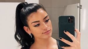 Pin By Kendrajacobs On Dixie D Amelio In 2020 With Images Celebrities Dixie Tik Tok