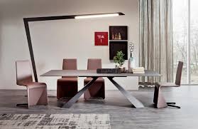 Modernes Esszimmer Mit Designer Mobeln Stuhl Essti