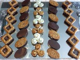 فينونسي بالنوكا والشوكولاتهحلويات العيد Financier Nougat Et Chocolat Youtube Moroccan Desserts Moroccan Cookies Food