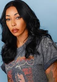 Aisha Dark's Instagram, Twitter & Facebook