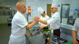 Masterchef'e uzundan da olsa benzeyen. The Taste Turkiye Juri Uyesi Ali Ronay Kimdir Kac Yasinda Restorani Nerede Dizi Seti