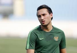 Ezra walian, the incredible talent (talenta sepakbola di ajax amsterdam, keturunan indonesia). Ezra Walian Ditunggu Suporter Begini Respons Tak Terduga Coach Teco