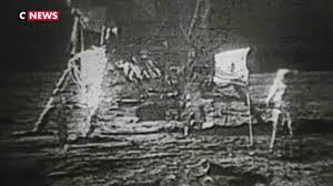 Alors, pour cette question, je vais immédiatement éliminer les la première est la lunar television camera. Les 50 Ans Du Premier Pas Sur La Lune Youtube