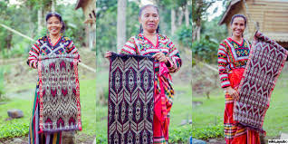 T Boli Being Here Now Every november in memory of the t'boli tribe's rich culture and their famous lake sebu (damo being here now wordpress com