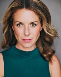 Ringing in the New Year soon with some fresh, new headshots! 📸 🎉 Such a  blast working with the incredibly talented AND fun @emilylambertpics and  @morganmabrymakeup in LA!! 🤩 You guys make