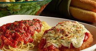 Olive garden showcases its early dinner duos, a special including 50 possible combinations of items off the menu as well as unlimited salad & breadsticks for $8.99. Olive Garden Offering 8 99 Early Dinner Duos Deal Brand Eating