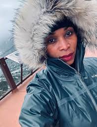 Hi, I am a hiker from Austria, starting sobo at Hart's Pass in a few days.  I'm using contact lenses (dailies) I cannot easily buy in the US. I also  love and