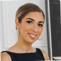 Leona Sewell's Instagram, Twitter & Facebook