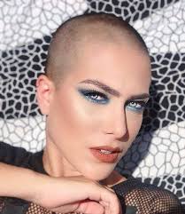Frisur Kurzes Haar Schonheit Frisuren Damenhaar Kahl Werdende Kopfe Raspel Damenhaar Frisur Frisuren Haar Kahl Kopfe Kurzes Raspel Scho