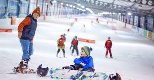 Les stations de ski françaises sont parmi les plus fréquentées du monde, les domaines skiables sont principalement situés probablement que la qualité des infrastructures, mais aussi le fait que la région des alpes est un point de croisement en europe, entre la suisse, l'italie et proche de l'allemagne. L Unique Station De Ski Artificielle En France Sortir De Paris