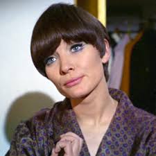 Hoy cumple 80 años Sonia Bruno, una actriz que irrumpió en los 60 y logró  convertirse en una de las presencias más destacadas de nuestro cine por su  belleza y personalidad. Una