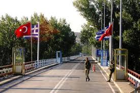 Στην περιοχή του έβρου και ειδικότερα στην περιοχή καστανιές βρέθηκε από νωρίς σήμερα το πρωί ο πρόεδρος της ελληνικησ λυσησ, κυριάκος βελόπουλος, προκειμένου να διαπιστώσει από κοντά. Kataskeyh Teixoys Ston Ebro Kai Narkes Se Olh Thn Perioxh Proteinei O Belopoylos Eretikos Gr