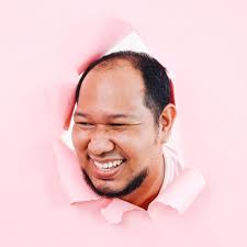 What is the best way to clean a monitor?