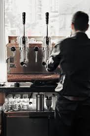 Some bunn coffee machines brew directly into portable airpots instead of standard glass pots, perfect for big celebrations or meetings at the office. 100 Reklamni Fotografie Kavarna Ideas Kavarna Fotografie Kava