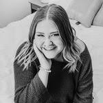 Caitlin Snook's Instagram, Twitter & Facebook