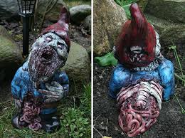 Zombie Gnomes Des Nains De Jardin Facon The Walking Dead Nain De Jardin Zombies Gnome De Jardin