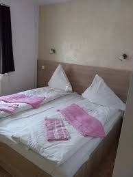 12 locuri in 6 camere. Pensiunea Oana BÄƒile Felix Contact Direct