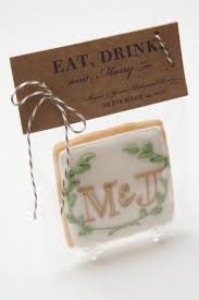 25 Lovely Rehearsal Dinner Favor Ideas Weddingomania Rehearsal Dinner Favors Rehearsal Dinner Decorations Wedding Rehearsal Dinner