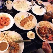 Inexpensive western food with a healthy eating slant, plus excellent juices and specialty coffees. Sharing Downtown S Photo Western Variety Steaks Chops Cafe In Kuching Pullman Kuching Sarawak Openrice Malaysia