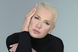 Não gosto de cantar, e tive que gravar 20 músicas, diz Xuxa sobre desafios de turnê