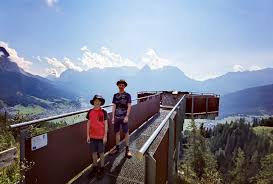 The zugspitze is the highest mountain in germany and offers some of the best views of the alps. Zugspitze Mit Kindern Familienurlaub Zugspitze Bayern