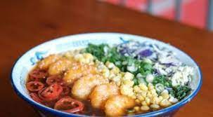 Lunchbreak Shakou Sushi Chef Sang Choi Makes Yaki Udon Wgn Tv Sweet Chili Sweet Chili Shrimp Ramen Bowl