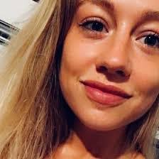 Sarah Gade's Instagram, Twitter & Facebook