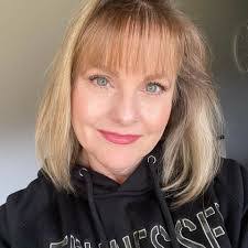 Debra Casper's Instagram, Twitter & Facebook