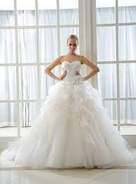 Pink wedding dresses are one of our favourite dress trends. What S The Meaning Of Red Blue Green Or Pink In Colored Wedding Dresses