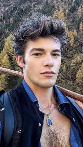 Peter Mai's Instagram, Twitter & Facebook