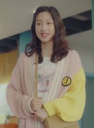 Due to a severe case of inferiority complex, lim joo kyung relies on makeup to mask her true identity and wears the mask of a visual 'goddess' in school. Moon Ga Young S Fashion In Korean Drama Welcome To Waikiki 2 Episode 13 Look 1 Codipop Korean Drama Korean Actresses Drama