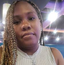 Can someone make me a balloon arch by Friday?