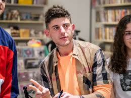 Mirko manuele martorana, known professionally as rkomi, is an italian rapper. Rkomi A Varese Presenta Il Suo Nuovo Album Varesenews Foto