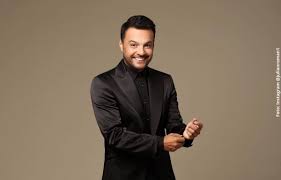 Gracias a su indudable talento, este actor da mucho de qué hablar. Julian Roman Envio Mensaje A Soldados Y Genero Debate Candela