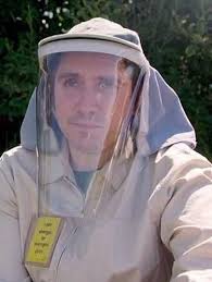 Cara membuat topeng manusia full head bahan latex. Alergi Matahari Pria Ini Pakai Topeng Replika Wajahnya Sendiri