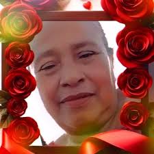 I couldn't love this father-daughter duet any more. 🎶 🎵 Watch how  carefully (and patiently) Dad times his participation. He only adds to the  song when Baby has completed her turn -