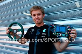 Картинки по запросу Росберг играет