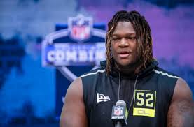 Isaiah terrell wilson (born february 12, 1999) is an american football offensive tackle for the tennessee titans of the national football league (nfl). Titans Sign First Round Pick Isaiah Wilson To Rookie Contract